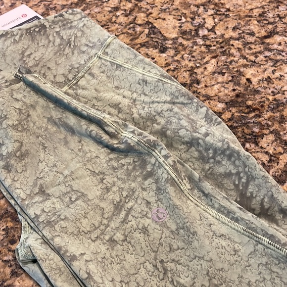 BNWT - lululemon base pace HR tight 25” green wash size 4 - Picture 6 of 7